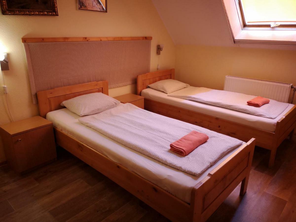 Hotel Amarillis เยอร์ ภายนอก รูปภาพ